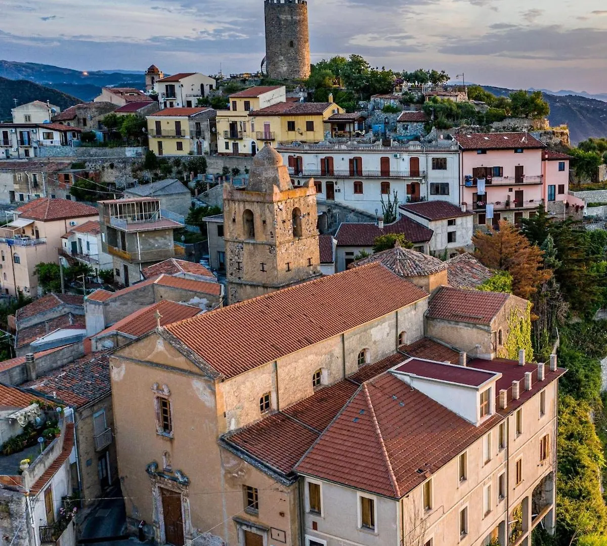 피라이노 Bella Casa D'Epoca In Splendido Borgo Siciliano 아파트